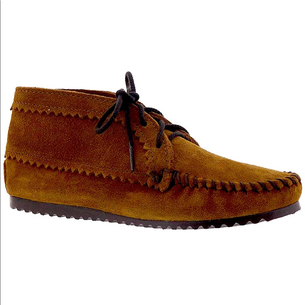 Minnetonka Chiffon Leather Moccasins in size 5.5